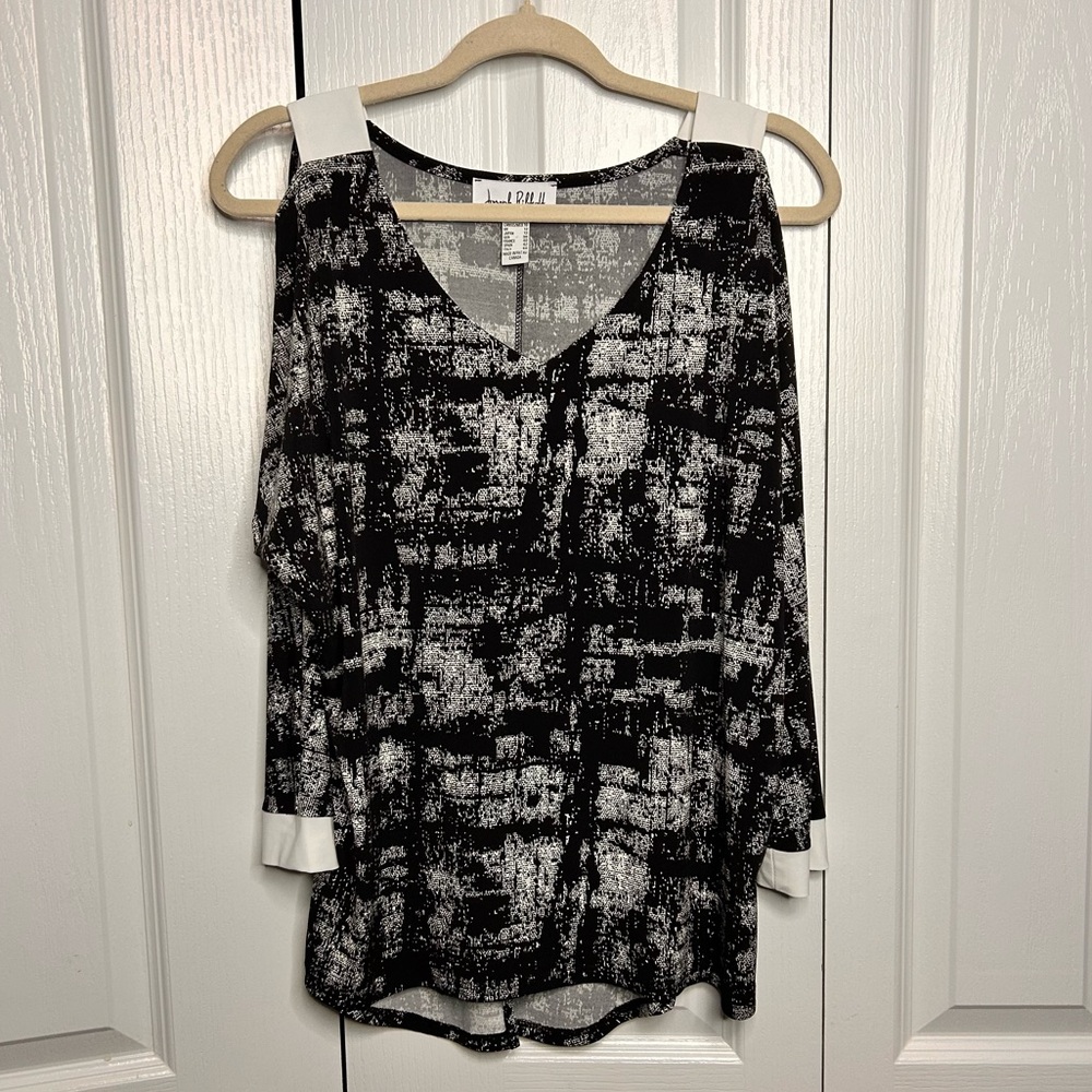Joseph Ribkoff Women’s 10 Abstract Black White Dorman Sleeve Cold Shoulder Top
